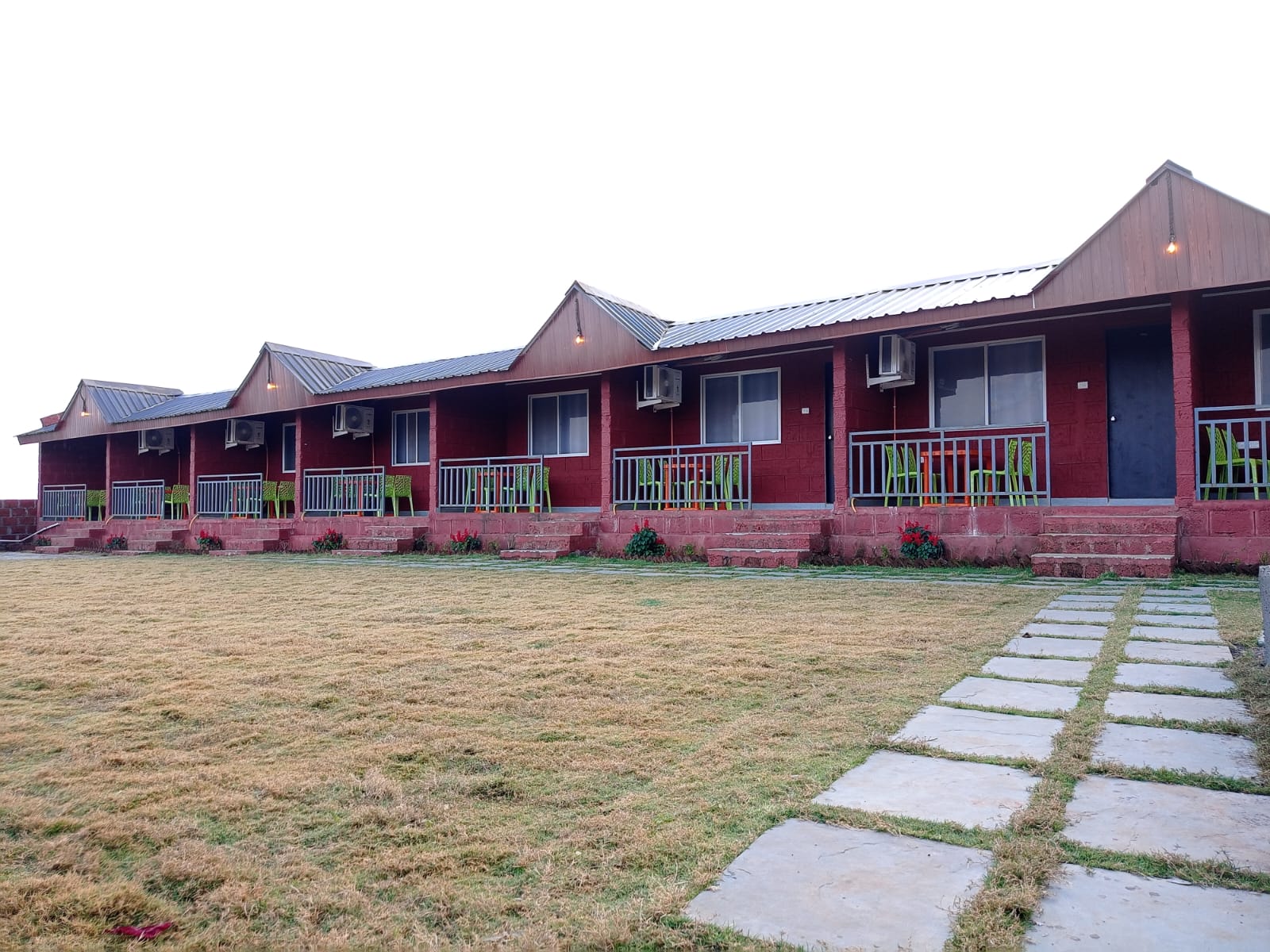 3 Rooms Red Brick Resort